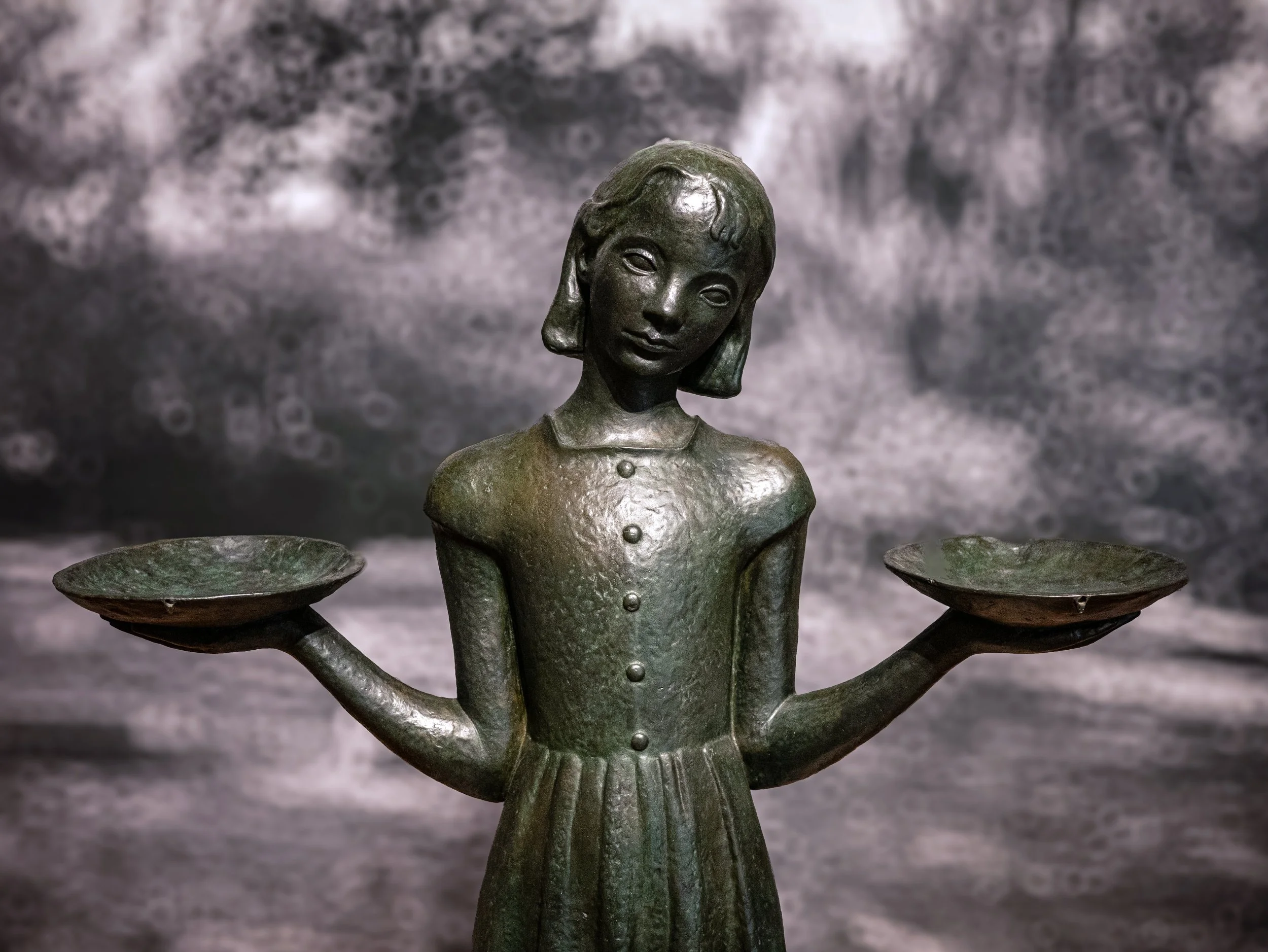 Exploring the Iconic Bird Girl Statue in Savannah GA — Savannah Proper